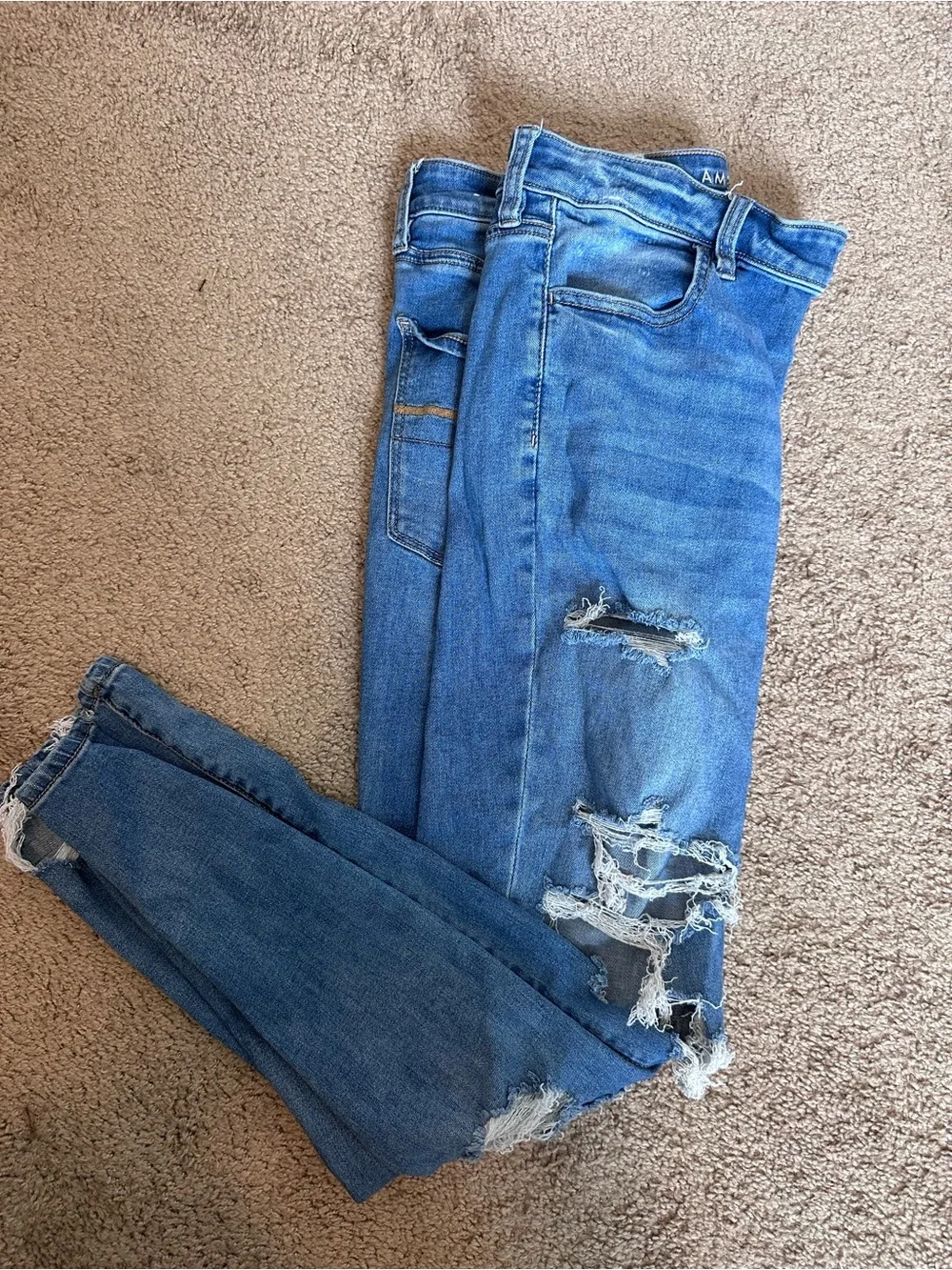 American Eagle Outfitters Women’s Light Blue Distressed Jeggings